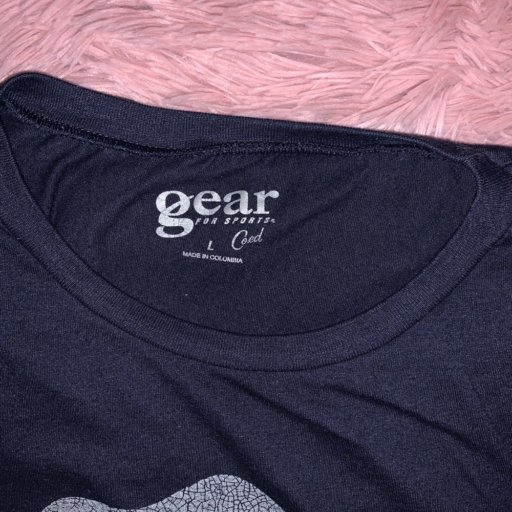 t-shirt - Picture 2 of 2